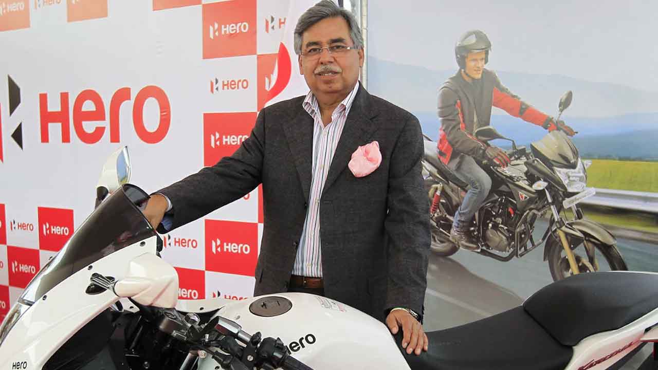 పరుల సొమ్ముతో పవన్‌ ముంజల్‌ విదేశీ ఖర్చులు