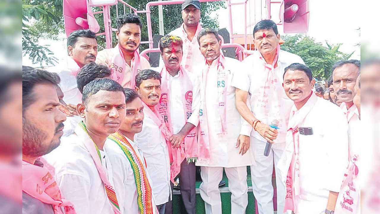 గడపగడపకూ గులాబీ సేన