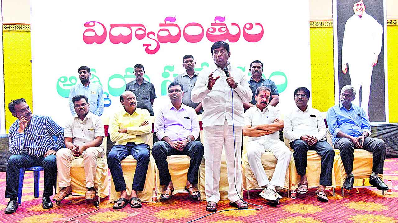 ఉపాధ్యాయులకు అండగా సీఎం కేసీఆర్‌