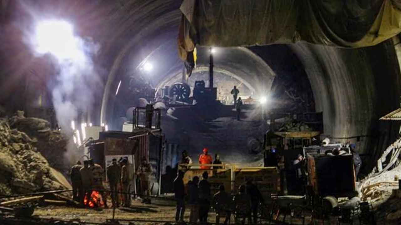 Uttarakashi Tunnel Collapse | ఆ కార్మికులు మరికొన్ని వారాలు సొరంగంలోనే ఉండాల్సిందేనా!
