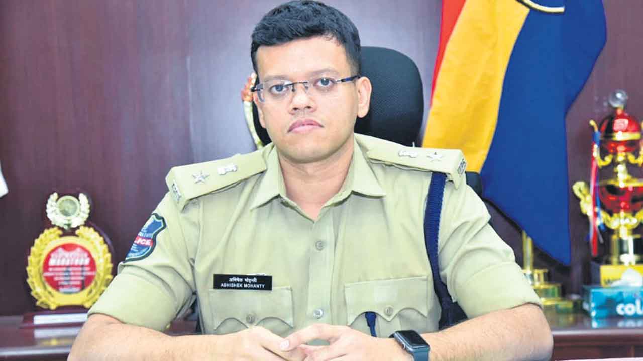 ఎన్నికల కోడ్‌ను సక్రమంగా అమలు చేయాలి