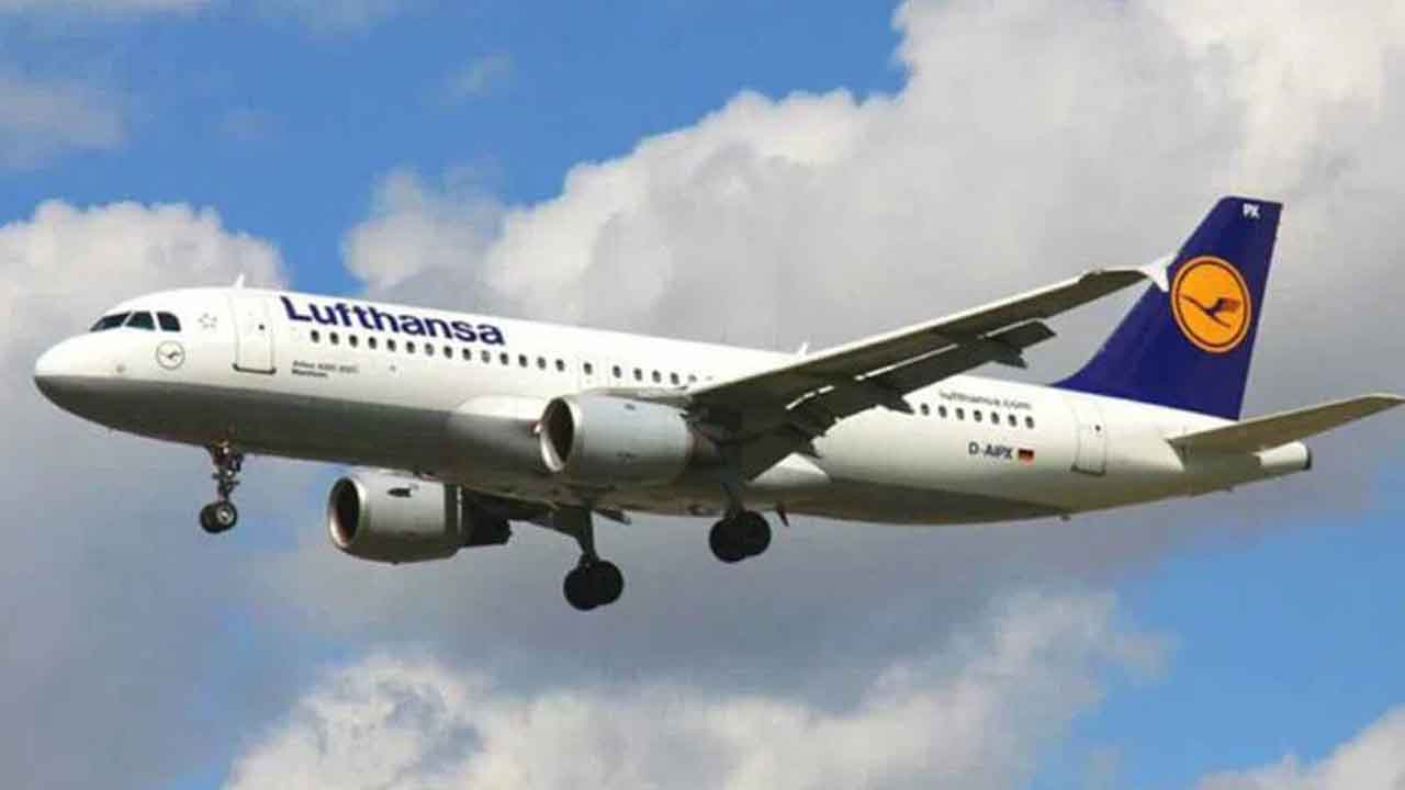 విమానంలో ఏపీ మహిళకు లైంగిక వేధింపులు