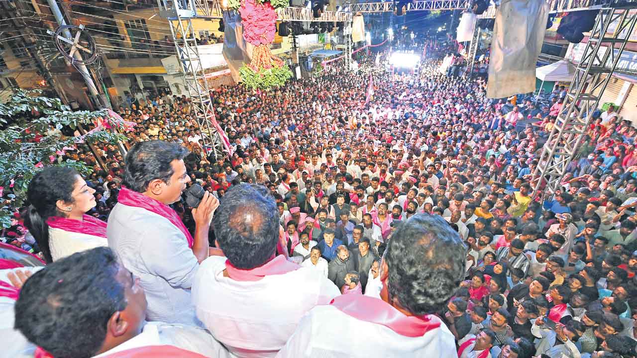 గులాబీ ప్రభం‘జనం’
