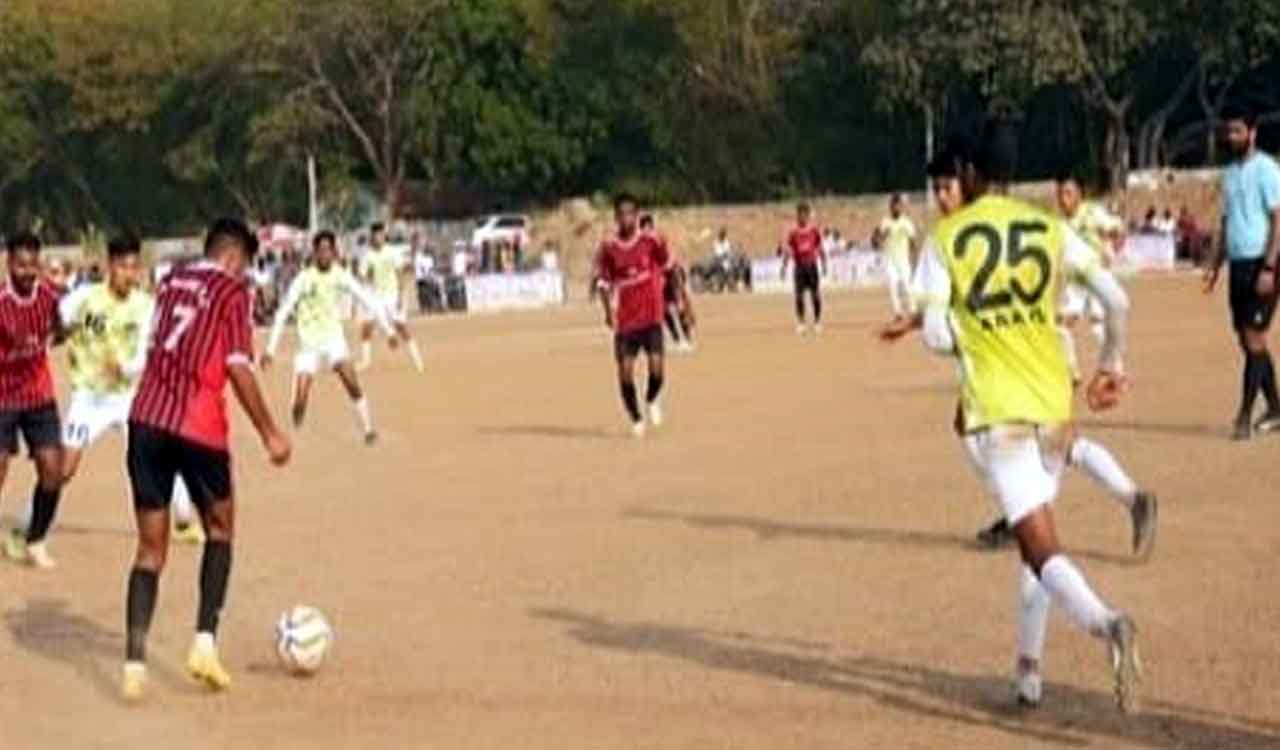 సెమీస్‌లో హైదరాబాద్‌ ఓటమి