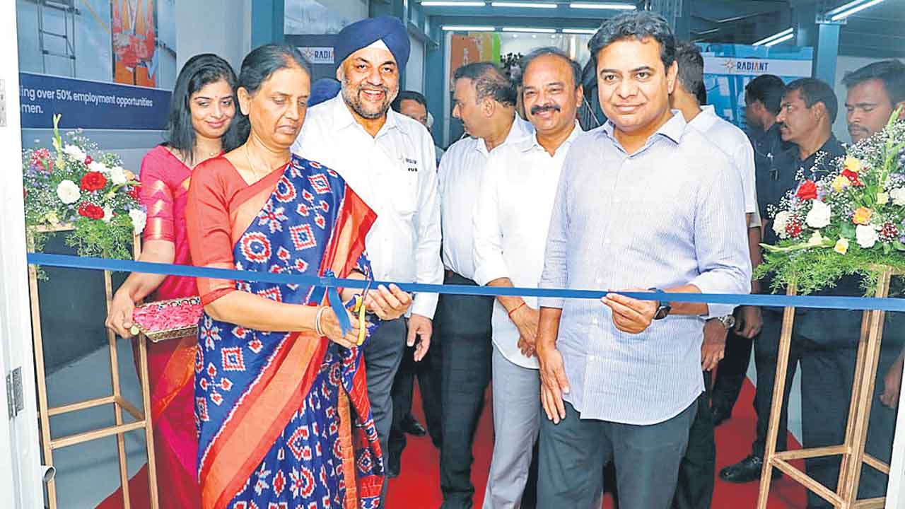 మహేశ్వరంలో ప్రగతి పరుగులు