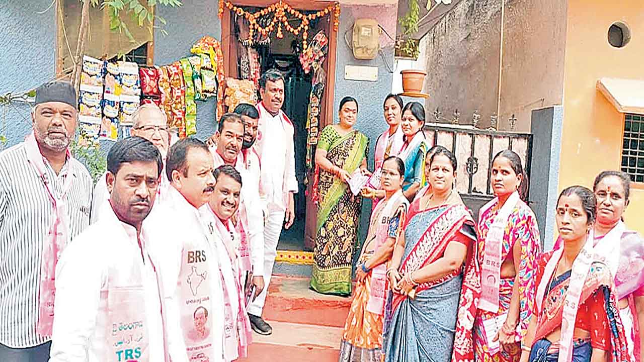 కారు ప్రచార జోరు