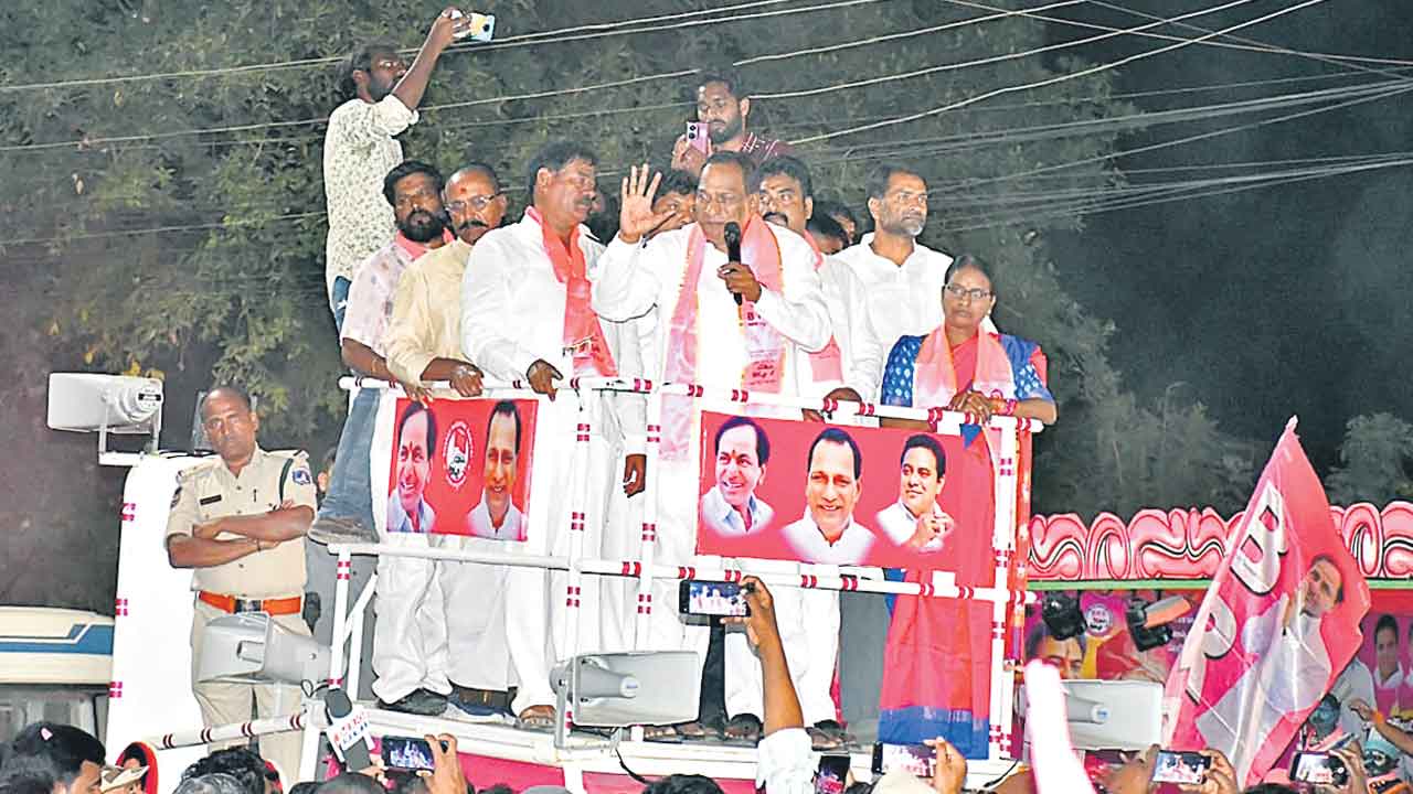 కాంగ్రెస్‌ మోసపూరిత మాటలు నమ్మి మోసపోవద్దు