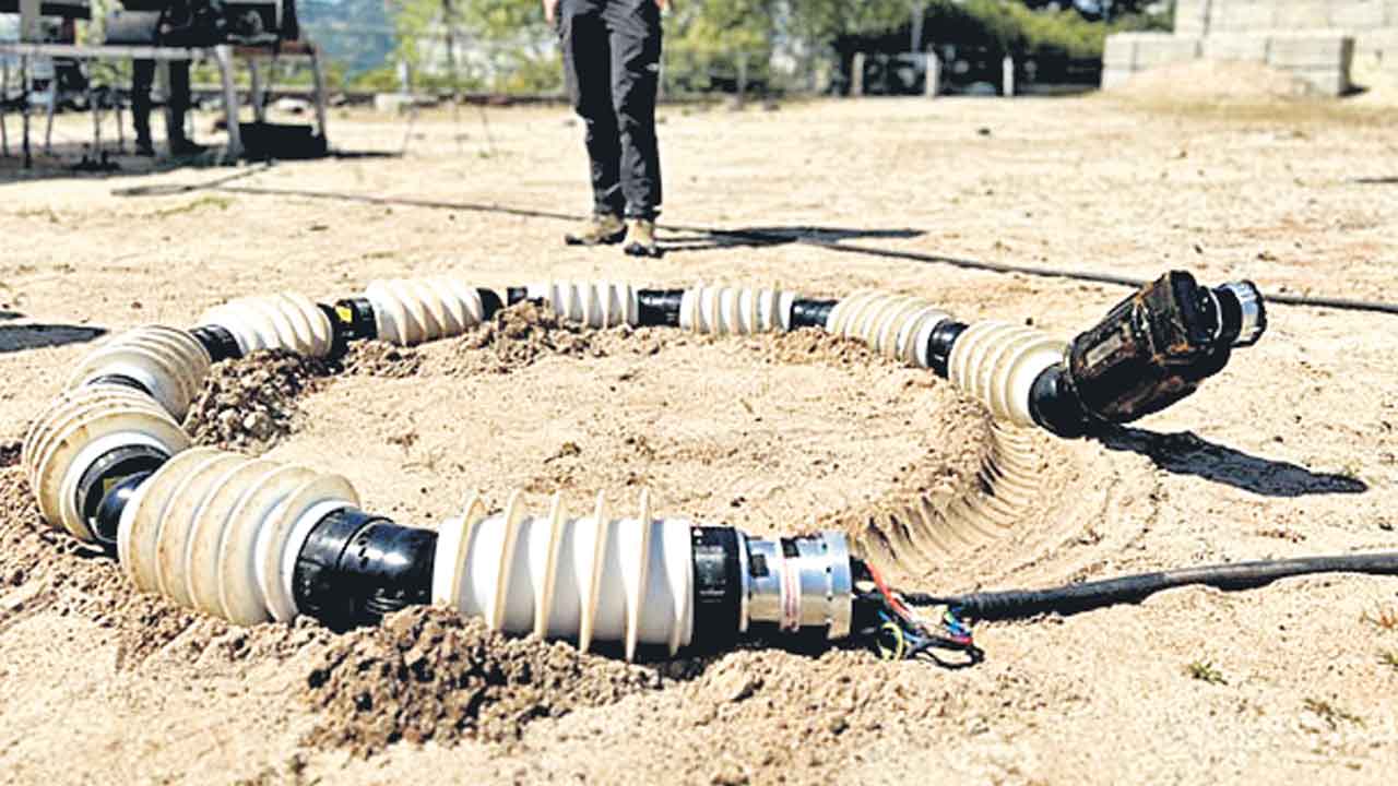 రోదసిలోకి రోబో పాము.. అంతరిక్షంలో వెళ్లి ఇది ఏం చేయబోతుంది?