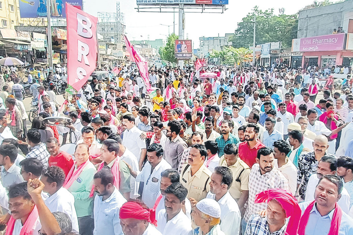 నామినేషన్ల జాతర