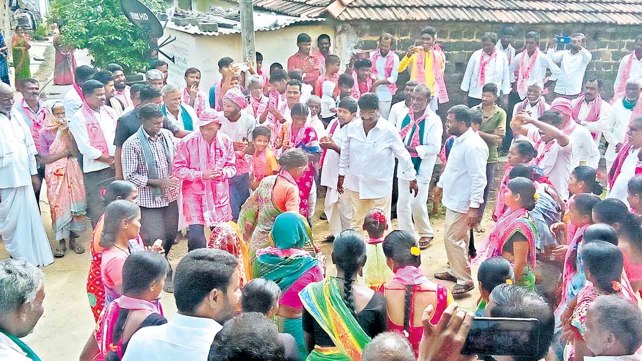 ఆశీర్వదించండి.. సేవకుడిగా పనిచేస్తా