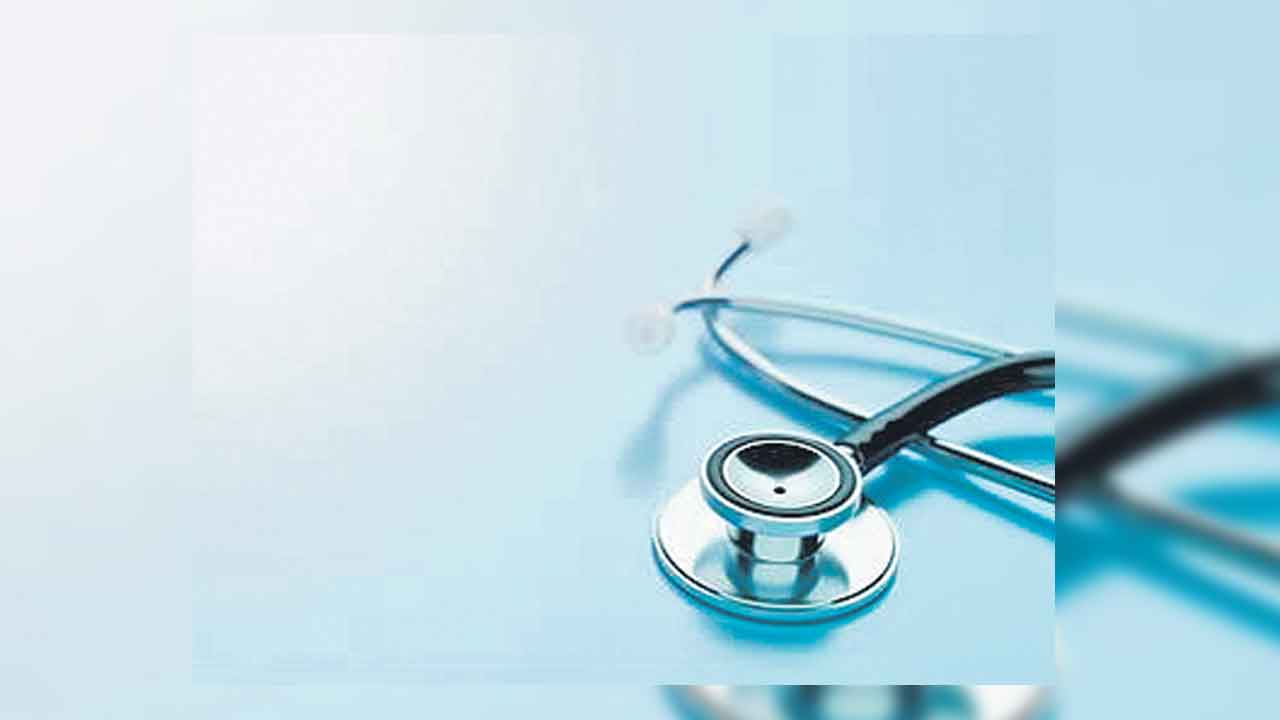 ఎంబీబీఎస్‌ సీట్ల పరిమితిపై కేంద్రం వెనుకడుగు!