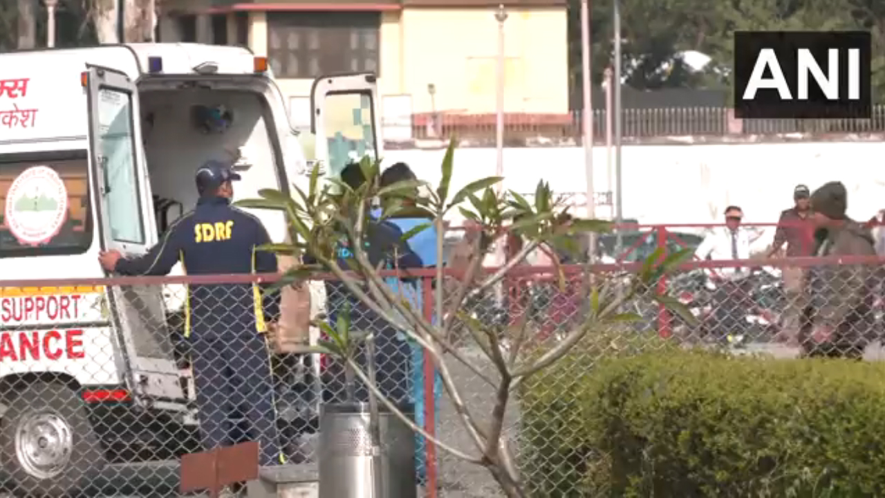 Uttarkashi Tunnel Rescue | సిల్క్‌యారా నుంచి రిషికేశ్‌ ఎయిమ్స్‌కు కార్మికుల తరలింపు..!