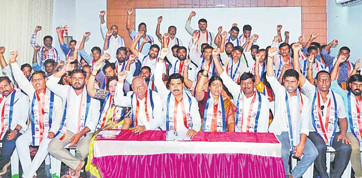 సబ్బండ వర్ణాలు బీఆర్‌ఎస్‌ వైపే..