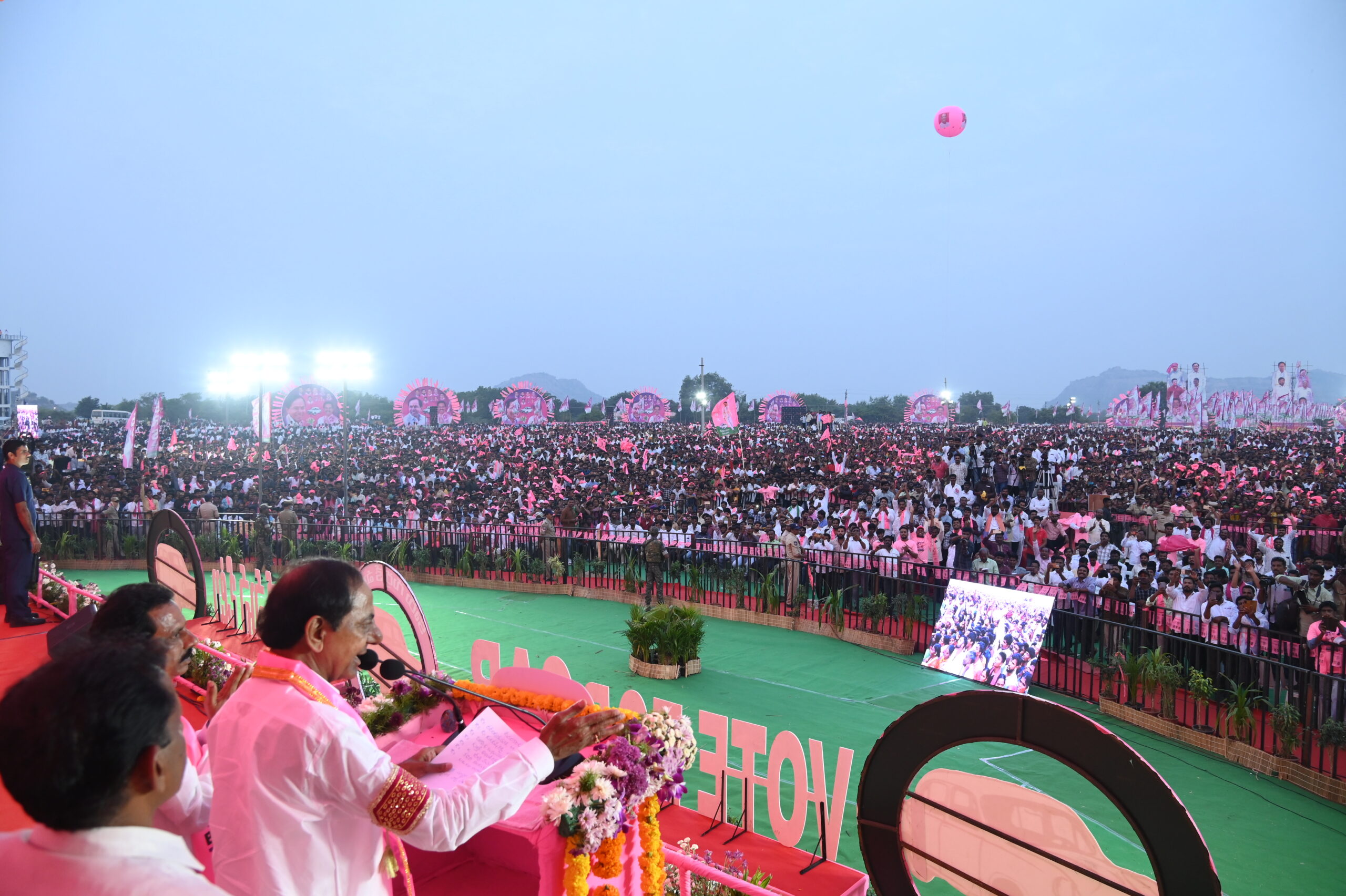 Brs Party President Kcr Participating In Praja Ashirvada Sabha At Devarakonda