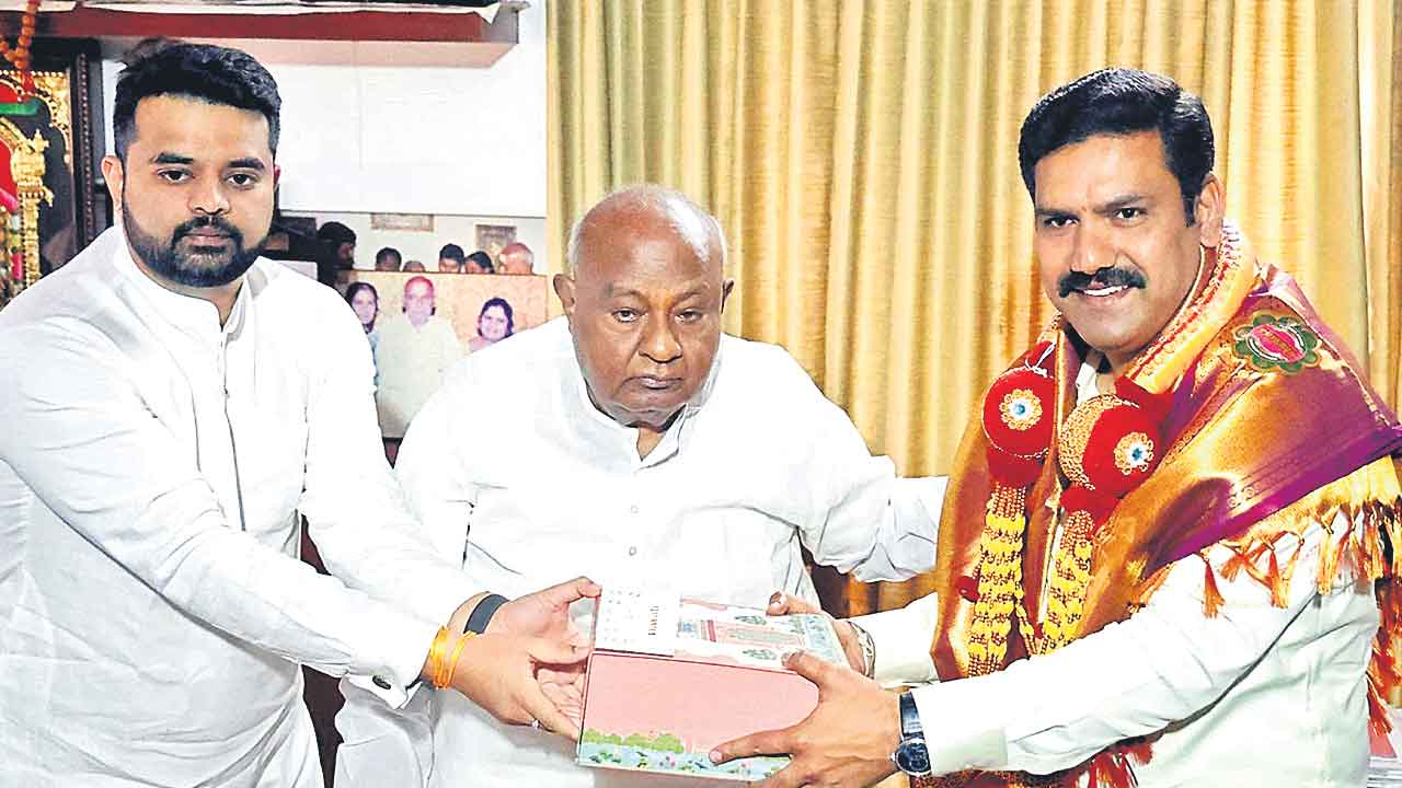 యెడియూరప్ప కుమారుడికి అసంతృప్తి సెగ