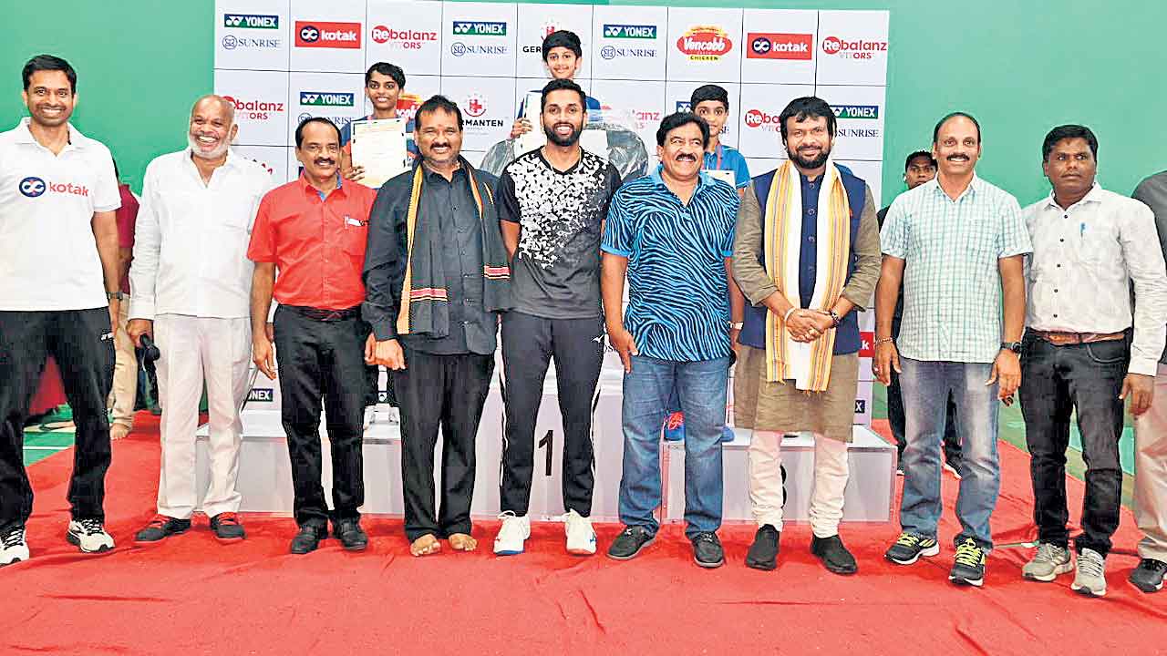 చాంప్స్‌ హంసిని, అవని