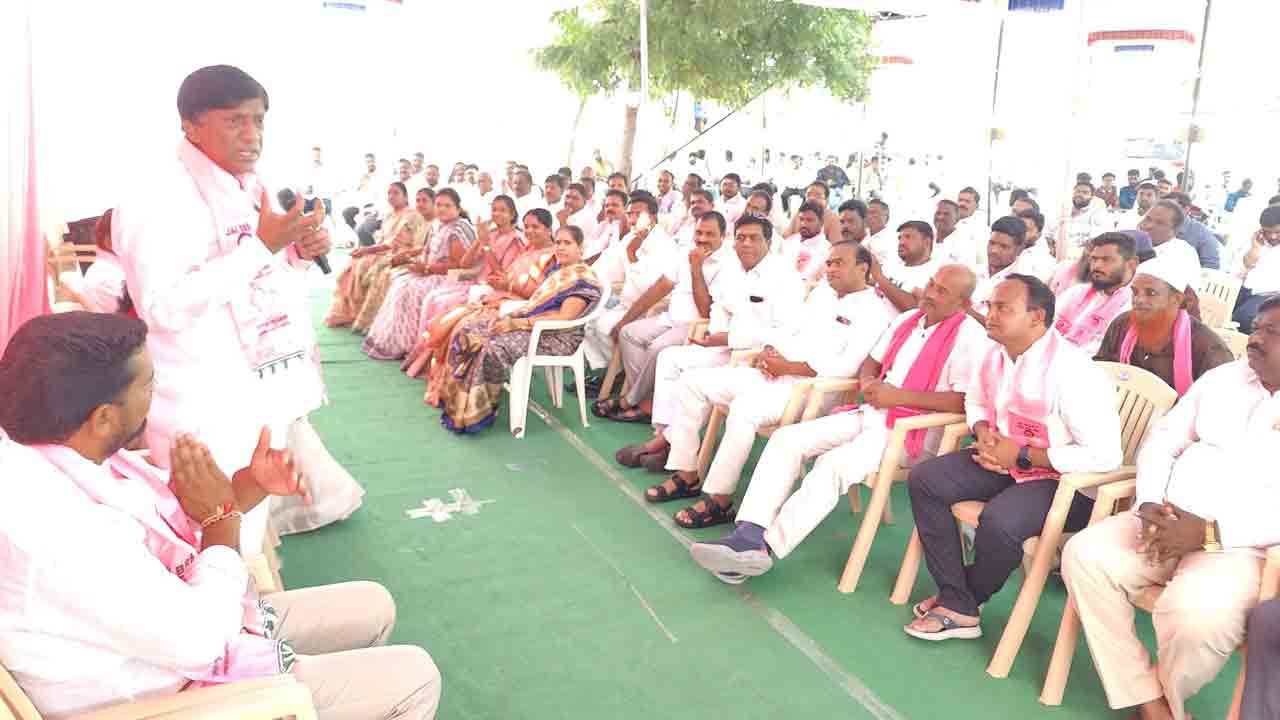 సంక్షేమ పథకాలను వివరించండి