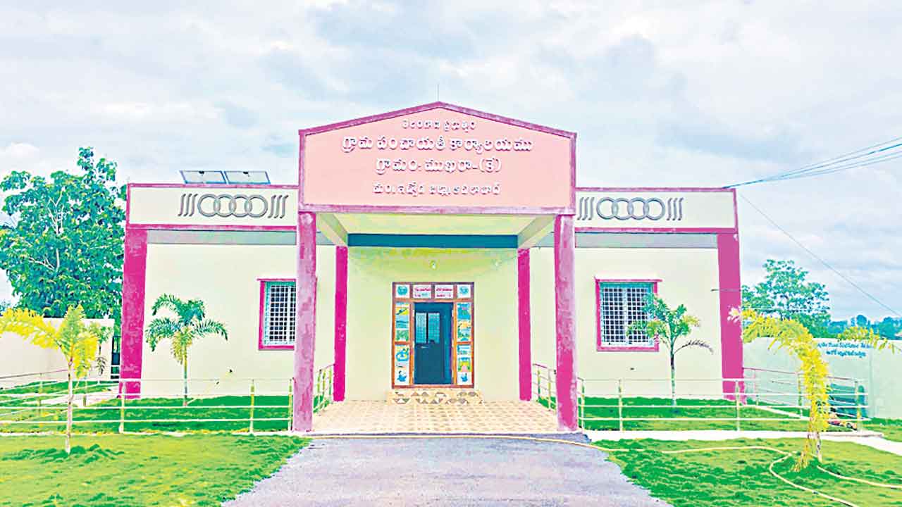 అభివృద్ధిలో బోథ్‌ ముందంజ..