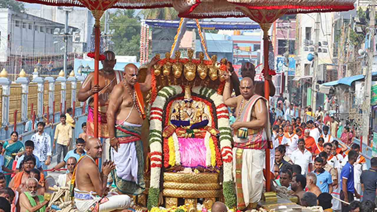 Brahamotsavam | కొనసాగుతున్న బ్రహ్మోత్సవాలు.. బద్రి నారాయణుడి అవతారంలో అమ్మవారు దర్శనం