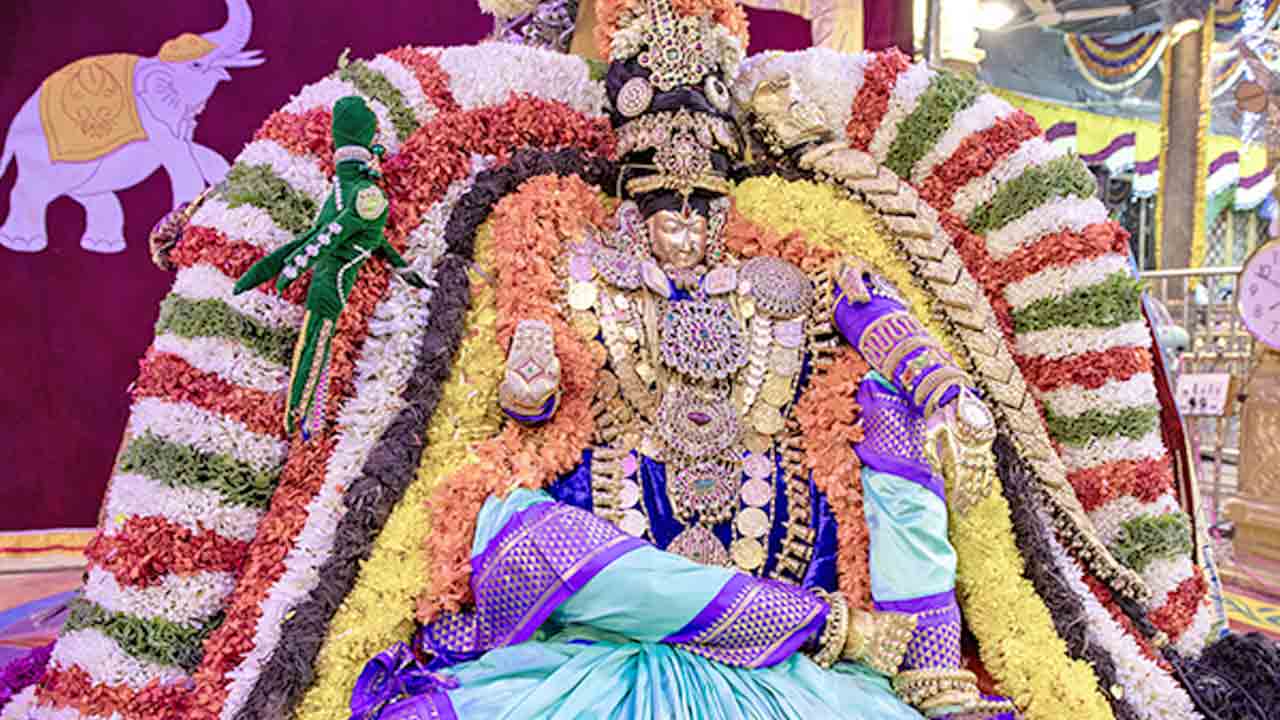 Karthika Brahmotsavam | మోహినీ అలంకారంలో దర్శనమిచ్చిన అల‌మేలుమంగ‌