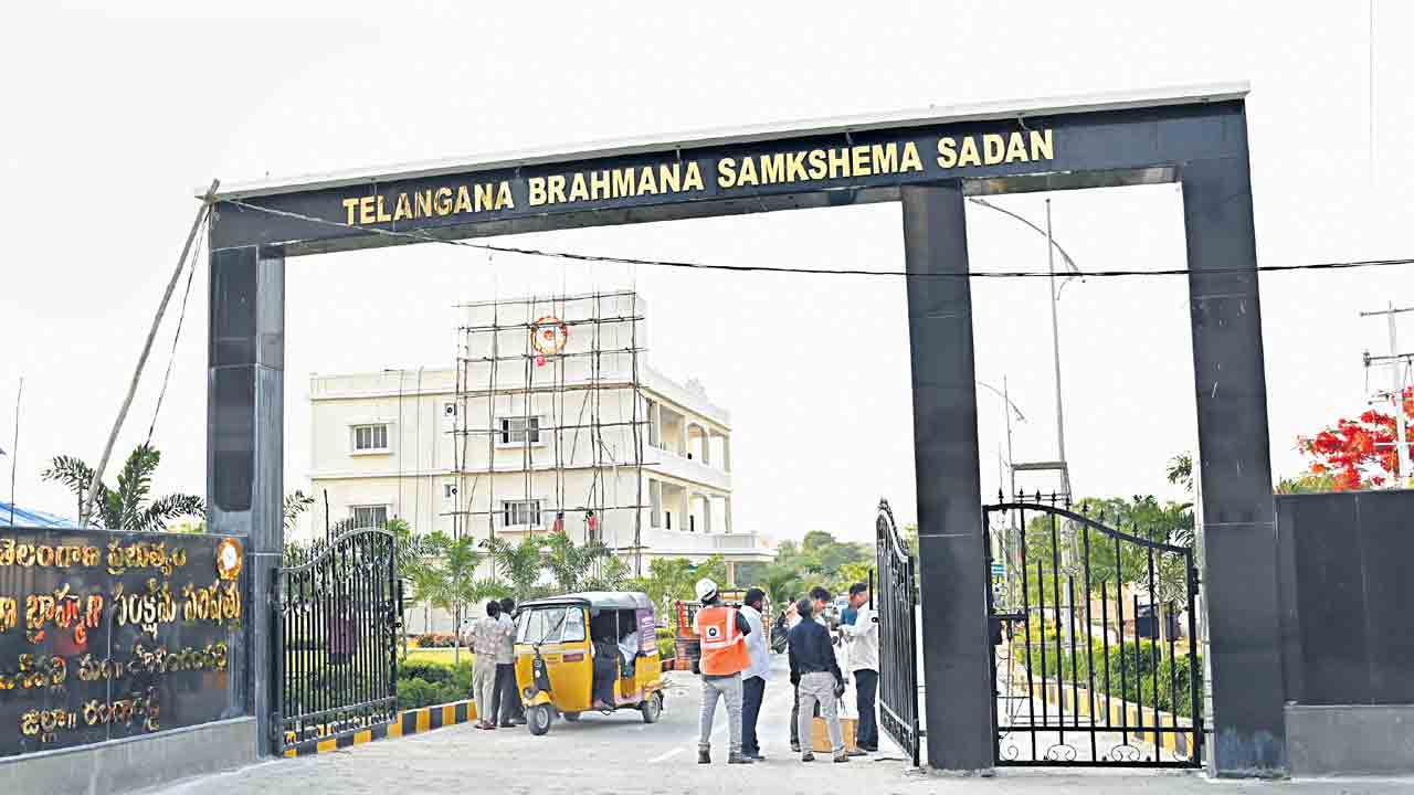 బ్రాహ్మణులకు అండగా..