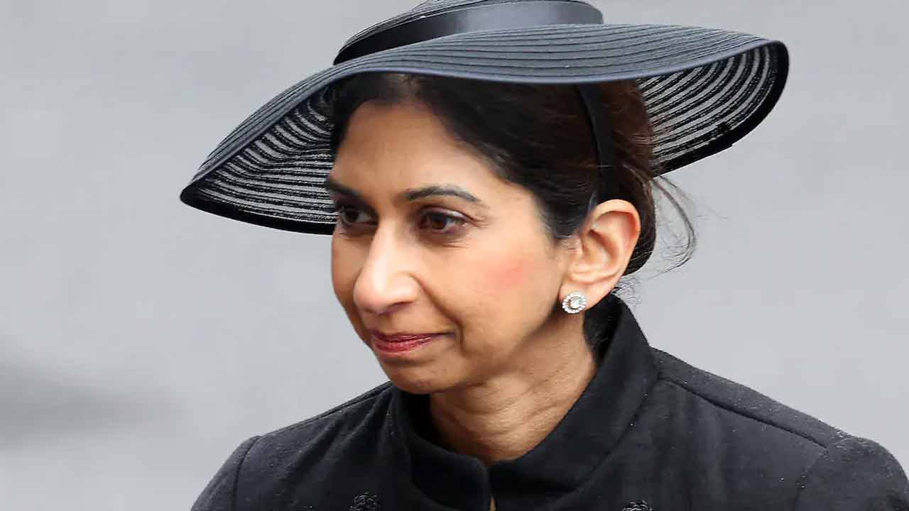 Suella Braverman: మంత్రి బ్రెవ‌ర్‌మాన్‌పై వేటు.. క్యాబినెట్ నుంచి తొల‌గించిన రిషి సునాక్‌