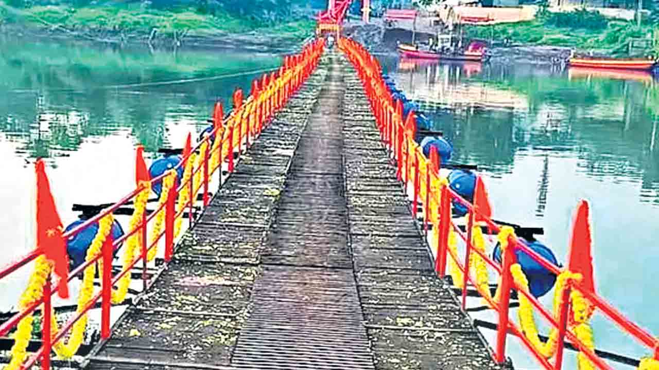 Karnataka | ప్రభుత్వ నిర్లక్ష్యంతో విసుగెత్తి…. చందాలు వేసుకుని మరీ బ్రిడ్జి కట్టుకున్న కర్ణాటక రైతులు