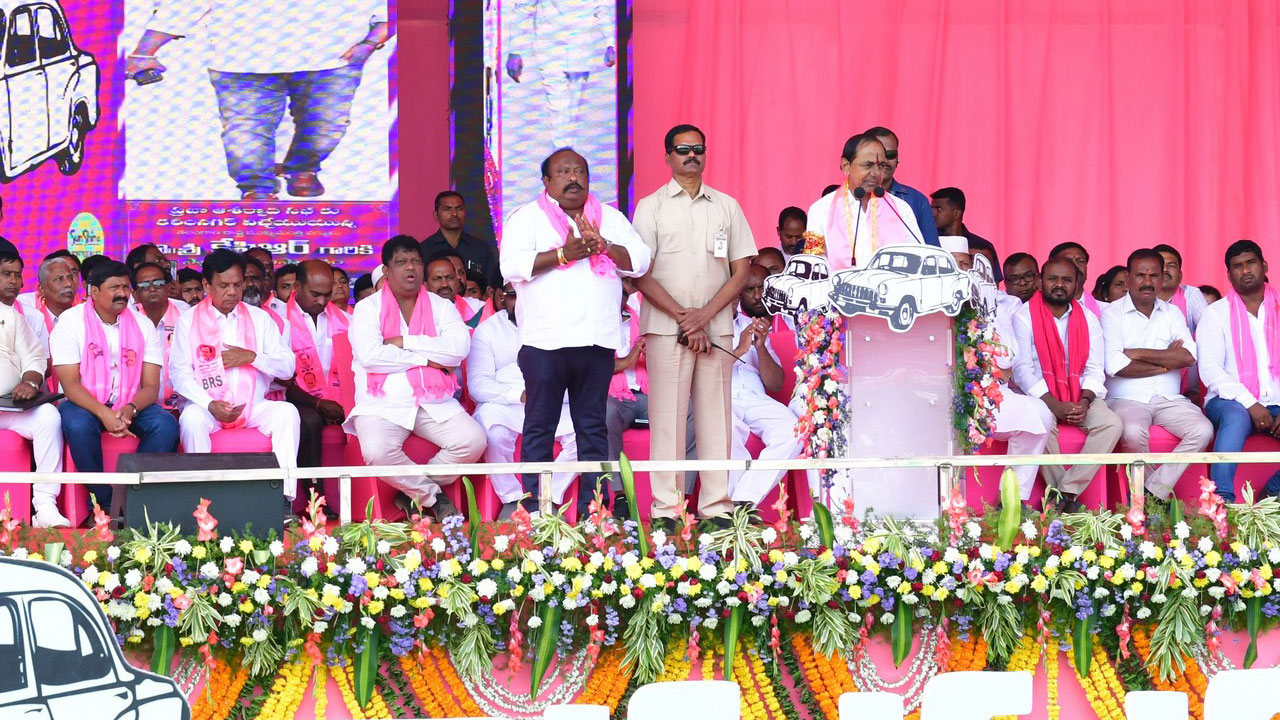 గంగుల పెద్ద పొజిషన్‌లో ఉంటడు