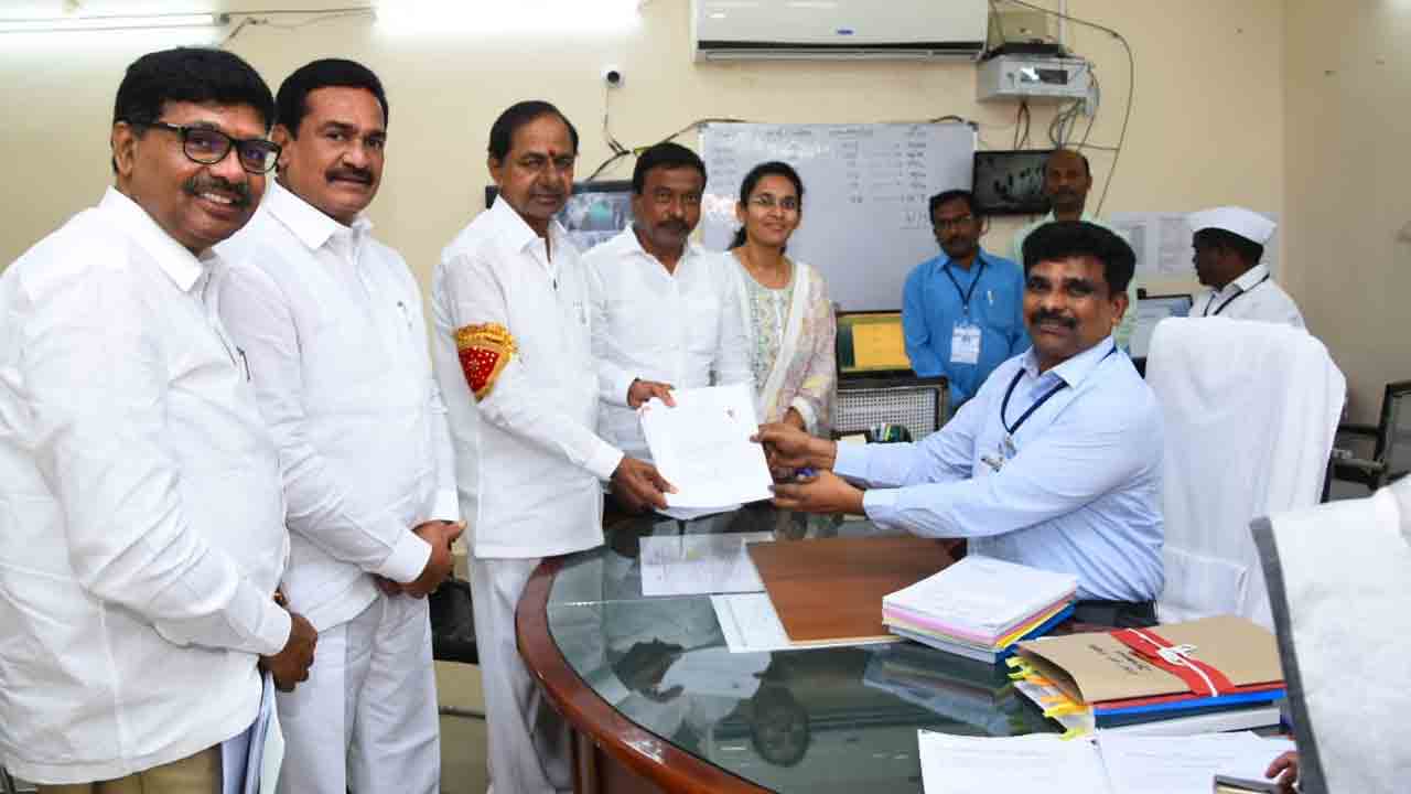 CM KCR | కామారెడ్డిలో సీఎం కేసీఆర్‌ నామినేషన్‌.. మరికాసేపట్లో ప్రజా ఆశీర్వాద సభ