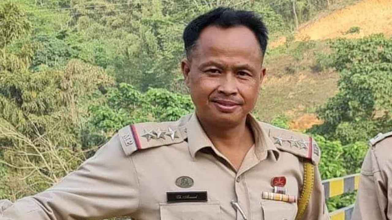 మణిపూర్‌లో పోలీస్‌ అధికారి కాల్చివేత