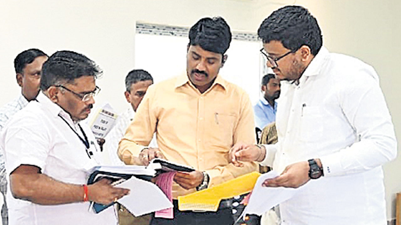 పకడ్బందీగా విధులు నిర్వర్తించాలి