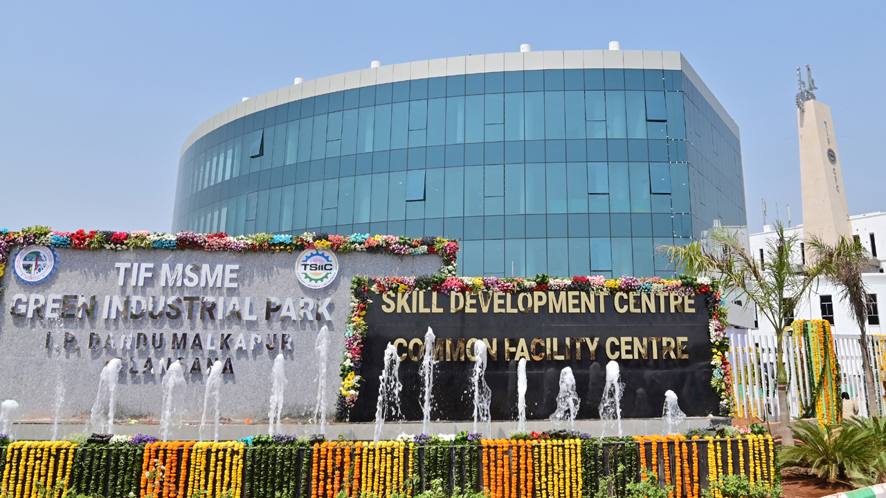 Telangana | పారిశ్రామిక రంగంలో దేశానికే రోల్‌ మాడల్‌గా నిలిచిన తెలంగాణ.. పదేండ్లలో జరిగిన అభివృద్ధి ఇదీ!