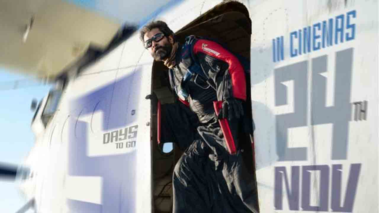 Dhruva Natchathiram | విక్రమ్‌ ధ్రువ నక్షత్రం నుంచి స్టైలిష్ యాక్షన్‌ లుక్‌ అదిరింది