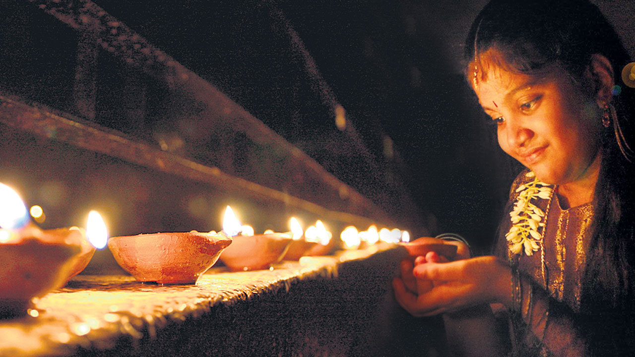 నేడే దీపావళి