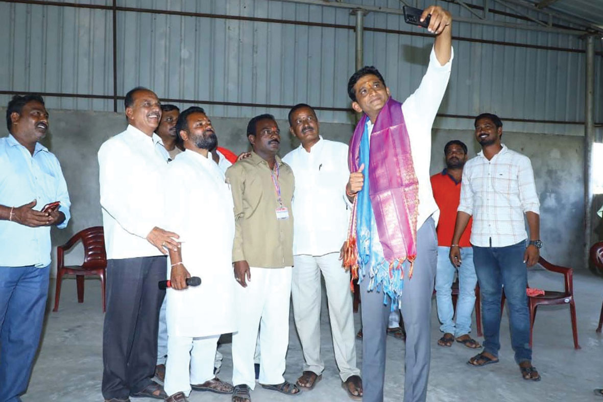 అన్నీ ఫేక్‌ హామీలే..