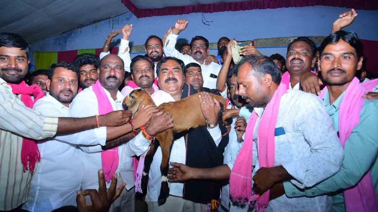 రేవంత్‌ ఓ బ్రోకర్‌.. సబ్బండ వర్గాల సారథి కేసీఆర్‌