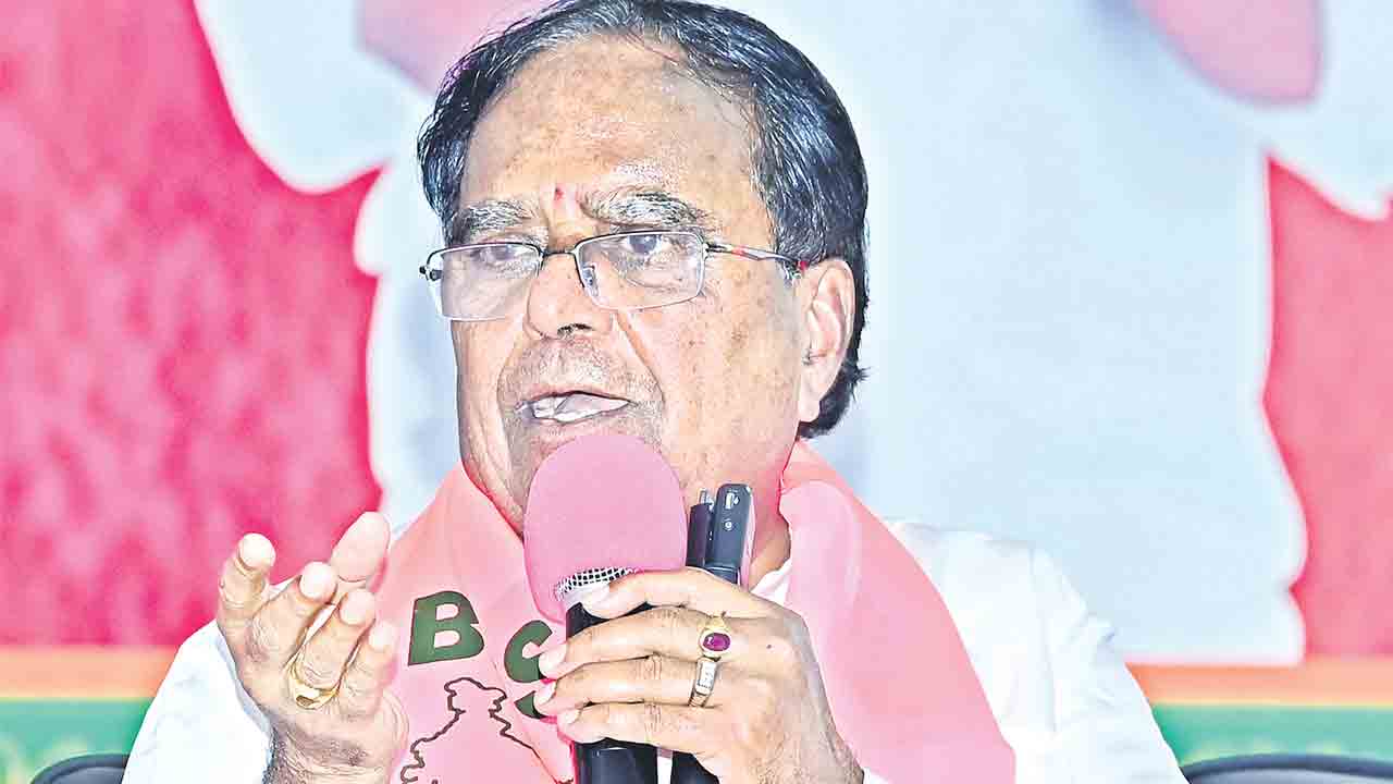 బీసీల ఆత్మబంధువు సీఎం కేసీఆర్
