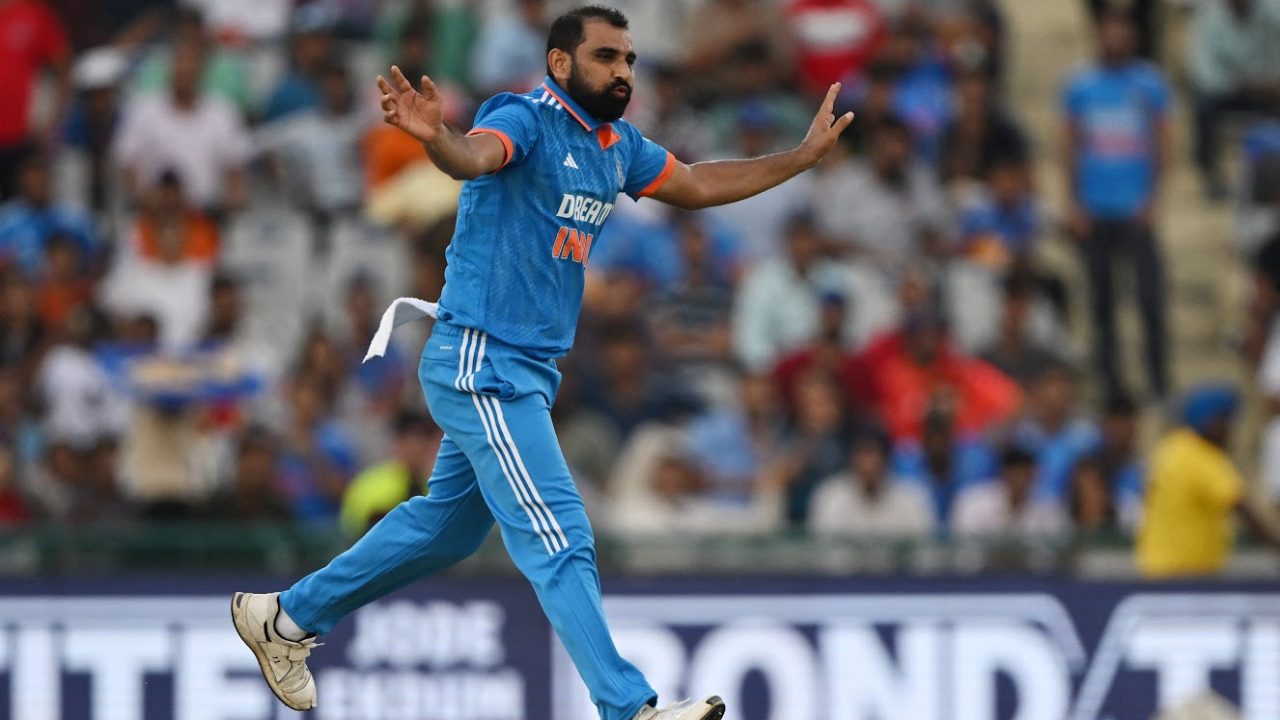 IND vs SL: షమీ మరో ఘనత..  48 ఏండ్ల వరల్డ్ కప్ చరిత్రలో తొలి బౌలర్