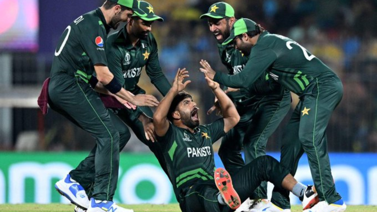 ENG vs PAK: ఇయ్యేం అయ్యే పనుల్లా కనిపిస్తలేవు.. పైగా ఫిజికల్ గానూ మెంటల్ గానూ స్ట్రెయినూ..! ఆడకుండానే పాక్ ‘ఖేల్’ ఖతం