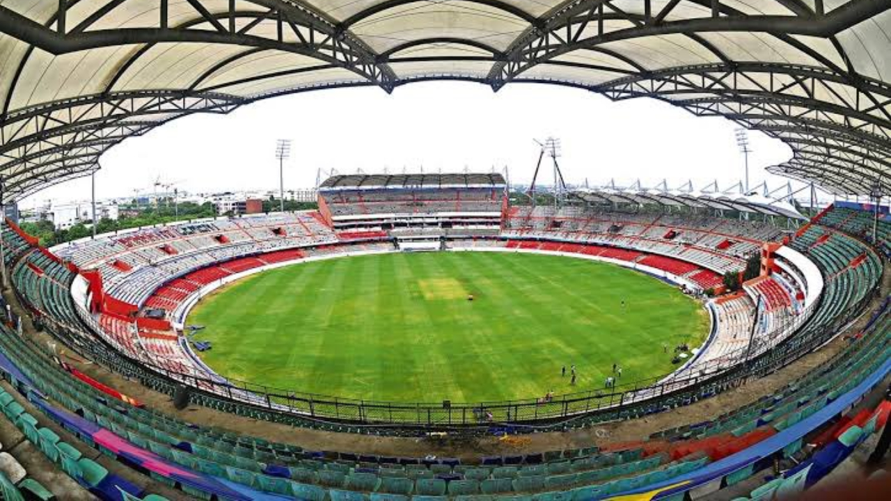 IND vs AUS: హైదరాబాద్‌ క్రికెట్ అభిమానులకు బ్యాడ్ న్యూస్.. ఇండియా-ఆసీస్ టీ20 వేదిక మార్పు!