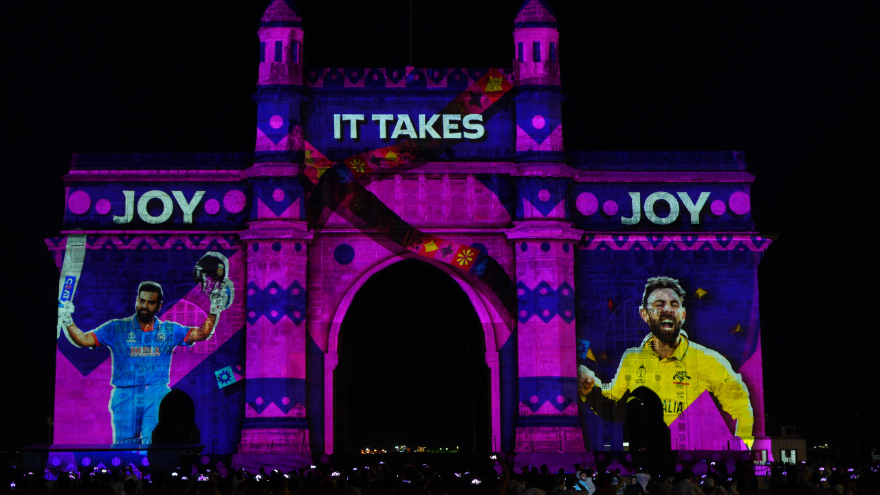 CWC 2023: ‘గేట్ వే ఆఫ్ ఇండియా’పై వరల్డ్ కప్ లైటింగ్ షో.. ఫోటోలు వైరల్
