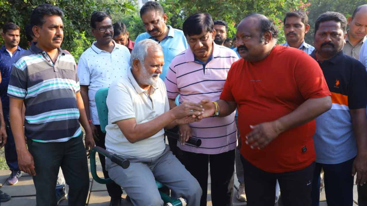 Minister Gangula Kamalakar | ఏనాడూ కరీంనగర్‌ ప్రజల బాగోగులను పట్టించుకోని బండి సంజయ్‌: మంత్రి గంగుల