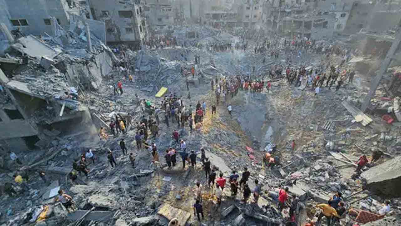 Israel – Hamas War | గాజాను రెండుగా విభజించి భీకర దాడులు.. ప్రకటించిన ఇజ్రాయెల్‌ సైన్యం