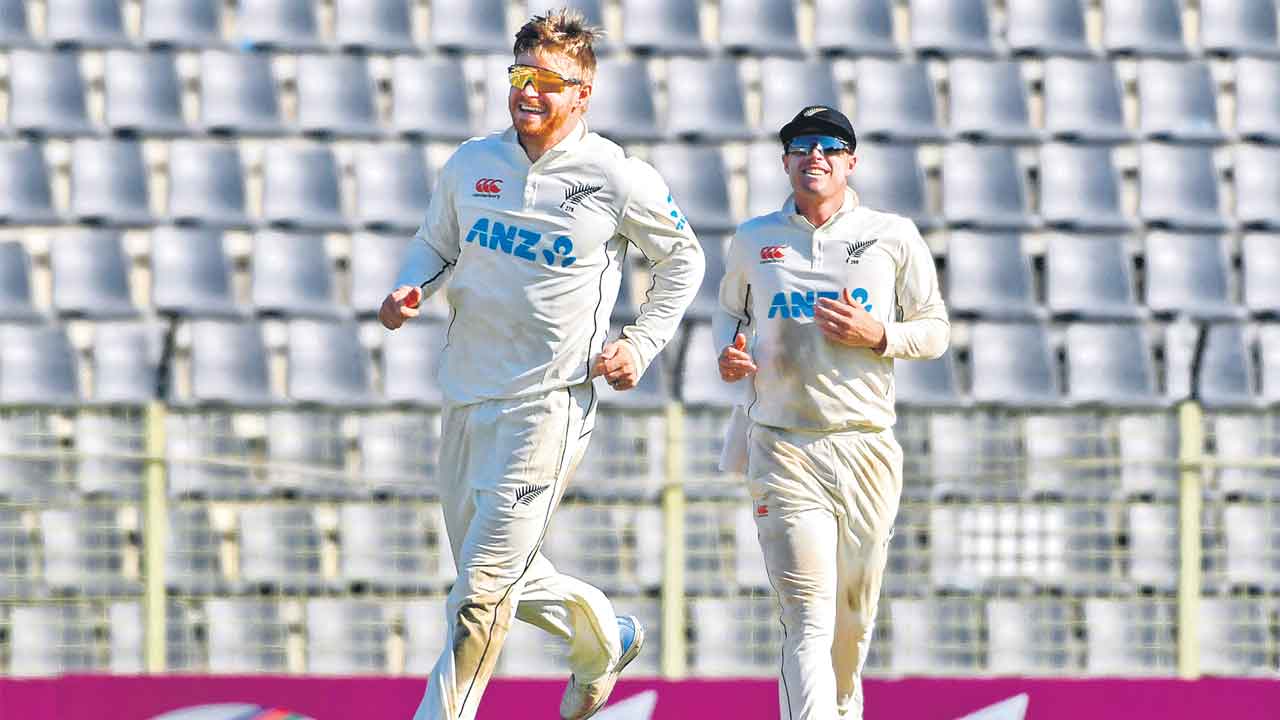 ఫిలిప్స్‌ విజృంభణ