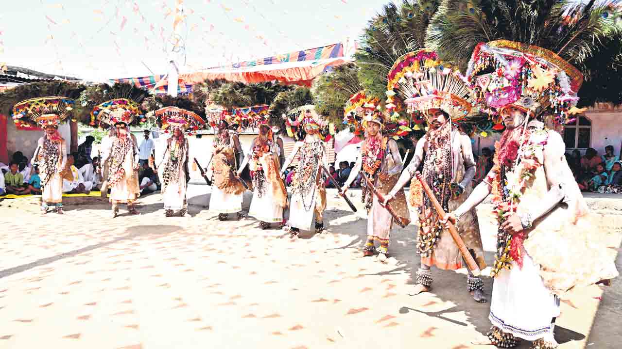 దండారికి వేళాయే..