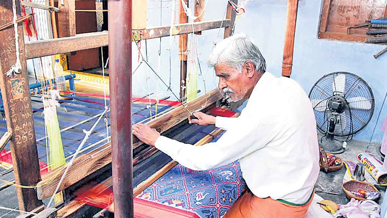 పల్లెల ఆర్థిక వ్యవస్థ పటిష్టం