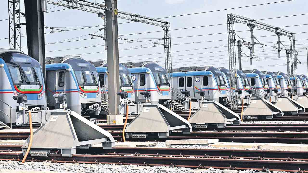 మెట్రో పరుగులకు ఆరేండ్లు