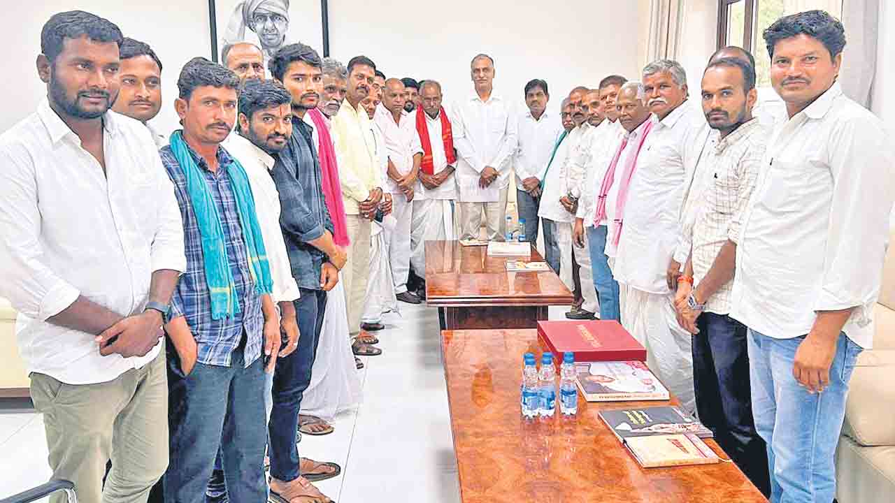 బీఆర్‌ఎస్‌కు జైకొట్టిన కాయితీ లంబాడీలు