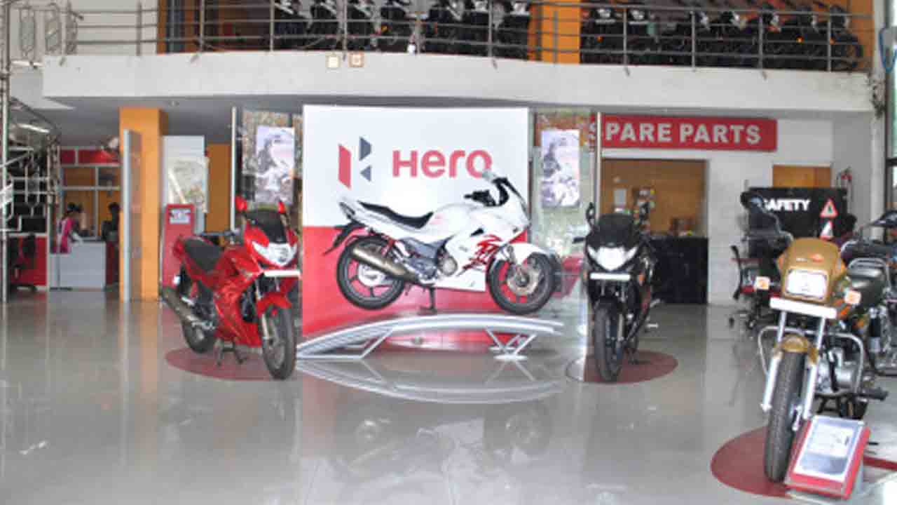 ఆరు నెలల్లో 100 షోరూంలు