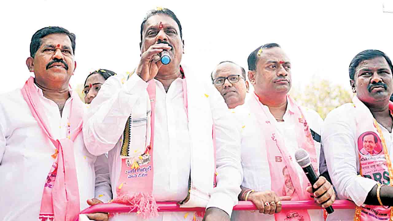 కాంగ్రెస్‌, బీజేపీలకు బుద్ధి చెప్పాలి